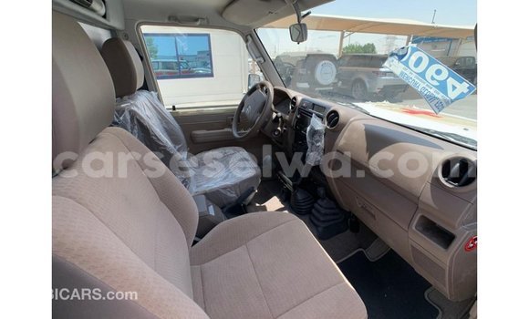 Buy Import Toyota Land Cruiser Beige Car in Import - Dubai in East Mahé Buy Import Toyota Land Cruiser Beige Car in Import - Dubai in East Mahé
