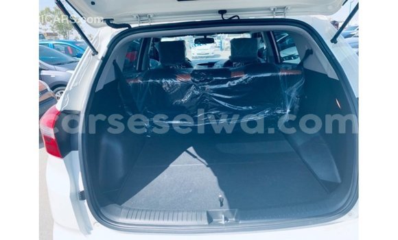 Acheter Import Voiture Hyundai Creta Blanc à Import - Dubai, East Mahé Acheter Import Voiture Hyundai Creta Blanc à Import - Dubai, East Mahé