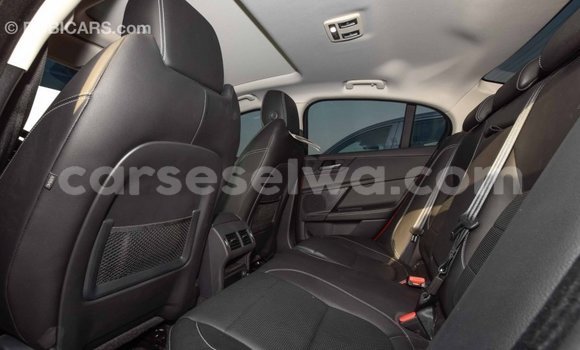 Acheter Import Voiture Jaguar XE Rouge à Import - Dubai, East Mahé Acheter Import Voiture Jaguar XE Rouge à Import - Dubai, East Mahé