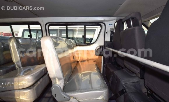 Acheter Import Voiture Toyota Hiace Blanc à Import - Dubai, East Mahé Acheter Import Voiture Toyota Hiace Blanc à Import - Dubai, East Mahé