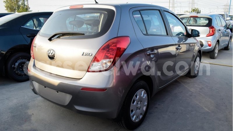 Big with watermark hyundai i20 east mah%c3%a9 import dubai 4956