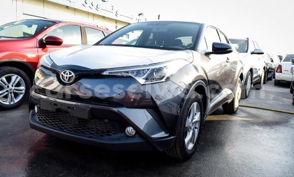 Acheter Import Voiture Toyota C-HR Autre à Import - Dubai, East Mahé Acheter Import Voiture Toyota C-HR Autre à Import - Dubai, East Mahé