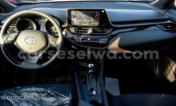 Acheter Import Voiture Toyota C-HR Autre à Import - Dubai, East Mahé Acheter Import Voiture Toyota C-HR Autre à Import - Dubai, East Mahé
