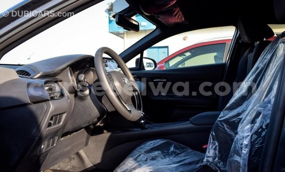 Acheter Import Voiture Toyota C-HR Autre à Import - Dubai, East Mahé Acheter Import Voiture Toyota C-HR Autre à Import - Dubai, East Mahé