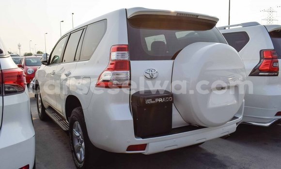 Acheter Import Voiture Toyota Prado Blanc à Import - Dubai, East Mahé Acheter Import Voiture Toyota Prado Blanc à Import - Dubai, East Mahé
