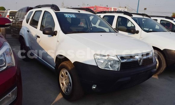 Acheter Import Voiture Renault Duster Blanc à Import - Dubai, East Mahé