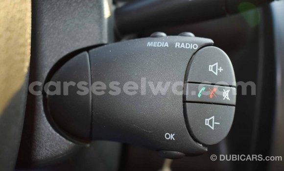 Acheter Import Voiture Renault Duster Blanc à Import - Dubai, East Mahé Acheter Import Voiture Renault Duster Blanc à Import - Dubai, East Mahé