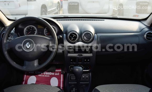 Acheter Import Voiture Renault Duster Blanc à Import - Dubai, East Mahé Acheter Import Voiture Renault Duster Blanc à Import - Dubai, East Mahé