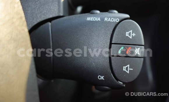 Acheter Import Voiture Renault Duster Blanc à Import - Dubai, East Mahé Acheter Import Voiture Renault Duster Blanc à Import - Dubai, East Mahé