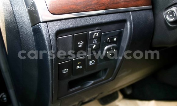 Acheter Import Voiture Toyota Land Cruiser Noir à Import - Dubai, East Mahé Acheter Import Voiture Toyota Land Cruiser Noir à Import - Dubai, East Mahé