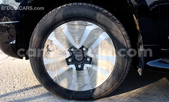 Acheter Import Voiture Toyota Land Cruiser Noir à Import - Dubai, East Mahé Acheter Import Voiture Toyota Land Cruiser Noir à Import - Dubai, East Mahé