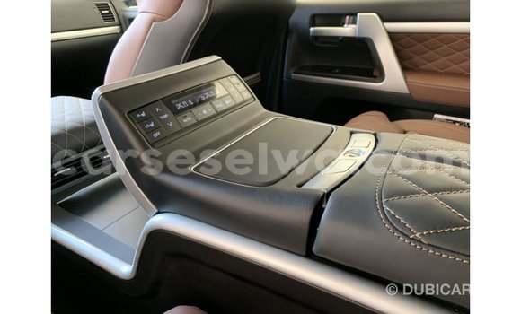 Acheter Import Voiture Toyota Land Cruiser Noir à Import - Dubai, East Mahé Acheter Import Voiture Toyota Land Cruiser Noir à Import - Dubai, East Mahé