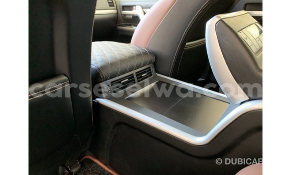 Acheter Import Voiture Toyota Land Cruiser Noir à Import - Dubai, East Mahé Acheter Import Voiture Toyota Land Cruiser Noir à Import - Dubai, East Mahé