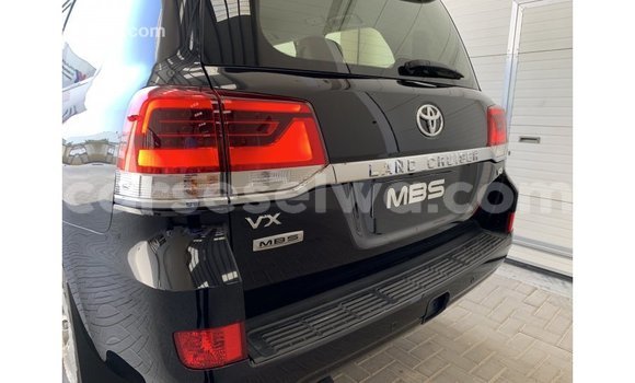 Acheter Import Voiture Toyota Land Cruiser Noir à Import - Dubai, East Mahé Acheter Import Voiture Toyota Land Cruiser Noir à Import - Dubai, East Mahé