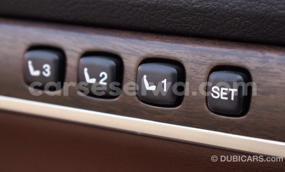 Acheter Import Voiture Toyota Land Cruiser Blanc à Import - Dubai, East Mahé Acheter Import Voiture Toyota Land Cruiser Blanc à Import - Dubai, East Mahé