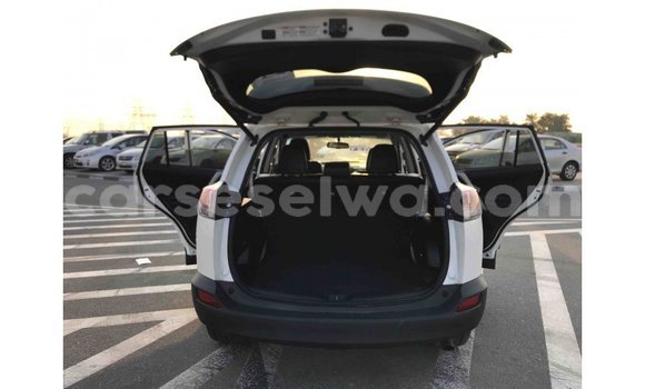 Acheter Import Utilitaire Toyota Ade Blanc à Import - Dubai, East Mahé Acheter Import Utilitaire Toyota Ade Blanc à Import - Dubai, East Mahé