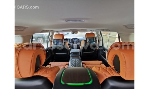 Acheter Import Voiture Toyota Land Cruiser Noir à Import - Dubai, East Mahé Acheter Import Voiture Toyota Land Cruiser Noir à Import - Dubai, East Mahé