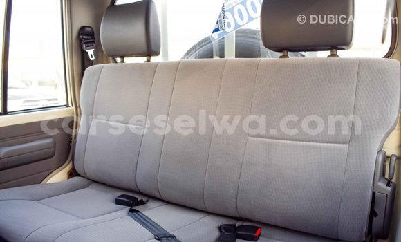Buy Import Toyota Land Cruiser White Car in Import - Dubai in East Mahé Buy Import Toyota Land Cruiser White Car in Import - Dubai in East Mahé