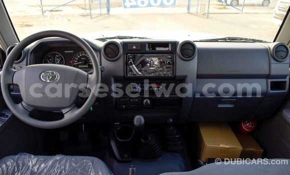 Buy Import Toyota Land Cruiser White Car in Import - Dubai in East Mahé Buy Import Toyota Land Cruiser White Car in Import - Dubai in East Mahé