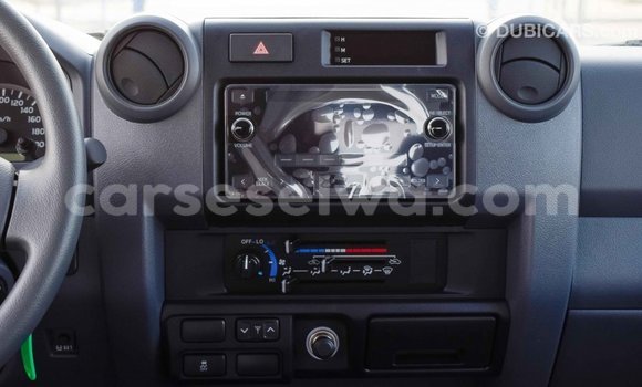 Buy Import Toyota Land Cruiser White Car in Import - Dubai in East Mahé Buy Import Toyota Land Cruiser White Car in Import - Dubai in East Mahé