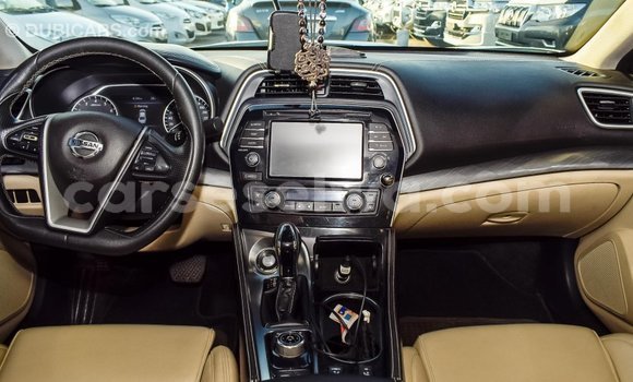 Acheter Import Voiture Nissan Maxima Blanc à Import - Dubai, East Mahé Acheter Import Voiture Nissan Maxima Blanc à Import - Dubai, East Mahé