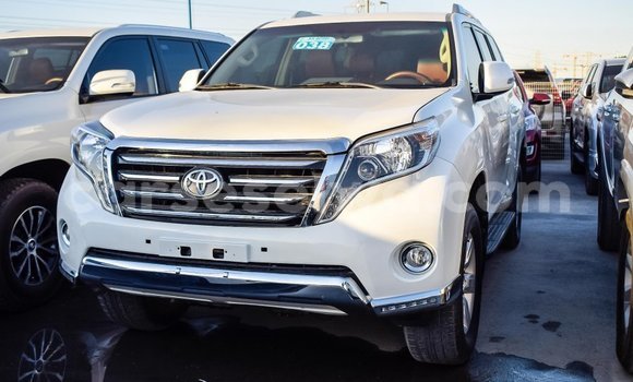 Acheter Import Voiture Toyota Prado Blanc à Import - Dubai, East Mahé Acheter Import Voiture Toyota Prado Blanc à Import - Dubai, East Mahé
