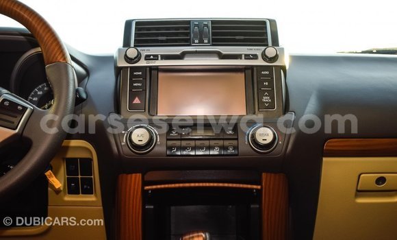 Acheter Import Voiture Toyota Prado Blanc à Import - Dubai, East Mahé Acheter Import Voiture Toyota Prado Blanc à Import - Dubai, East Mahé