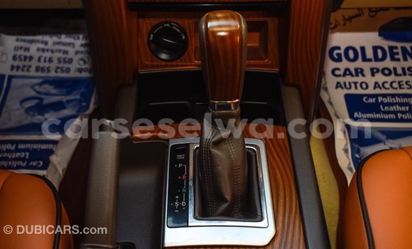 Acheter Import Voiture Toyota Prado Blanc à Import - Dubai, East Mahé Acheter Import Voiture Toyota Prado Blanc à Import - Dubai, East Mahé