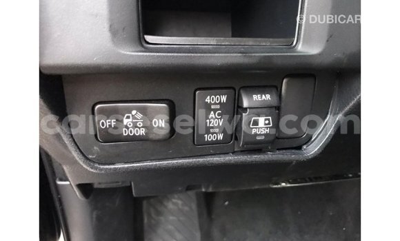 Acheter Import Voiture Toyota Tacoma Noir à Import - Dubai, East Mahé Acheter Import Voiture Toyota Tacoma Noir à Import - Dubai, East Mahé