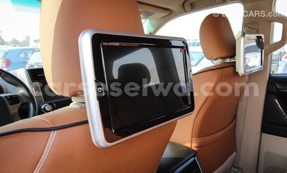 Acheter Import Voiture Toyota Prado Blanc à Import - Dubai, East Mahé Acheter Import Voiture Toyota Prado Blanc à Import - Dubai, East Mahé