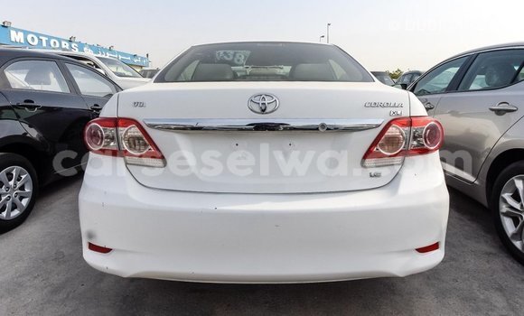 Acheter Import Voiture Toyota Corolla Blanc à Import - Dubai, East Mahé Acheter Import Voiture Toyota Corolla Blanc à Import - Dubai, East Mahé