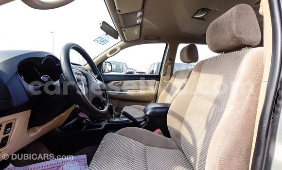 Acheter Import Voiture Toyota Fortuner Autre à Import - Dubai, East Mahé Acheter Import Voiture Toyota Fortuner Autre à Import - Dubai, East Mahé