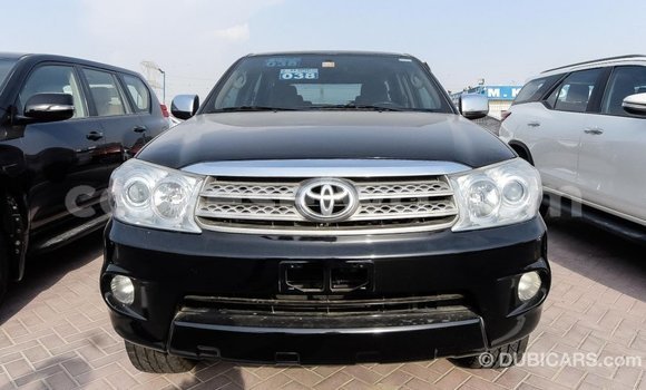 Acheter Import Voiture Toyota Fortuner Noir à Import - Dubai, East Mahé Acheter Import Voiture Toyota Fortuner Noir à Import - Dubai, East Mahé