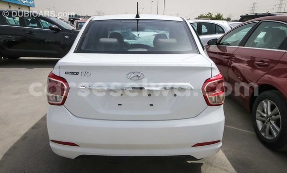 Acheter Import Voiture Hyundai i10 Blanc à Import - Dubai, East Mahé Acheter Import Voiture Hyundai i10 Blanc à Import - Dubai, East Mahé