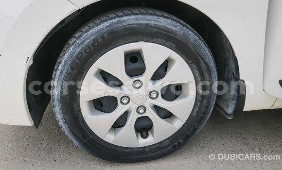 Acheter Import Voiture Hyundai i10 Blanc à Import - Dubai, East Mahé Acheter Import Voiture Hyundai i10 Blanc à Import - Dubai, East Mahé