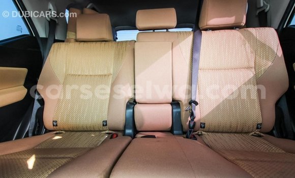 Acheter Import Voiture Toyota Fortuner Blanc à Import - Dubai, East Mahé Acheter Import Voiture Toyota Fortuner Blanc à Import - Dubai, East Mahé