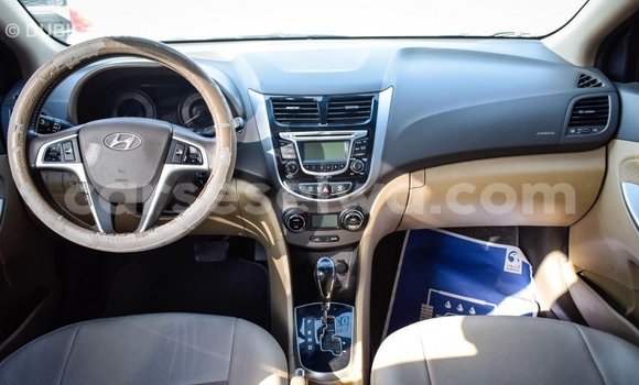 Acheter Import Voiture Hyundai Accent Marron à Import - Dubai, East Mahé Acheter Import Voiture Hyundai Accent Marron à Import - Dubai, East Mahé