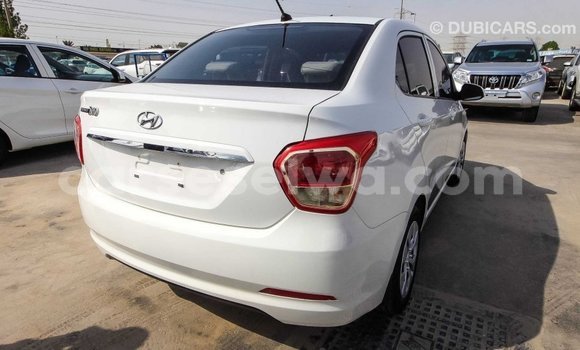 Acheter Import Voiture Hyundai i10 Blanc à Import - Dubai, East Mahé Acheter Import Voiture Hyundai i10 Blanc à Import - Dubai, East Mahé