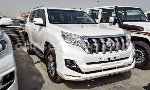 Acheter Import Voiture Toyota Prado Blanc à Import - Dubai, East Mahé Acheter Import Voiture Toyota Prado Blanc à Import - Dubai, East Mahé