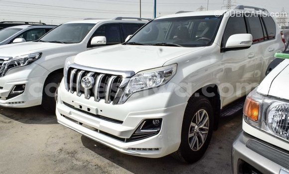 Acheter Import Voiture Toyota Prado Blanc à Import - Dubai, East Mahé Acheter Import Voiture Toyota Prado Blanc à Import - Dubai, East Mahé