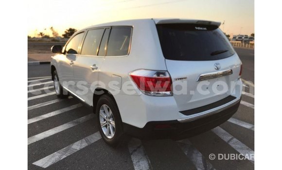 Acheter Import Voiture Toyota Highlander Blanc à Import - Dubai, East Mahé Acheter Import Voiture Toyota Highlander Blanc à Import - Dubai, East Mahé