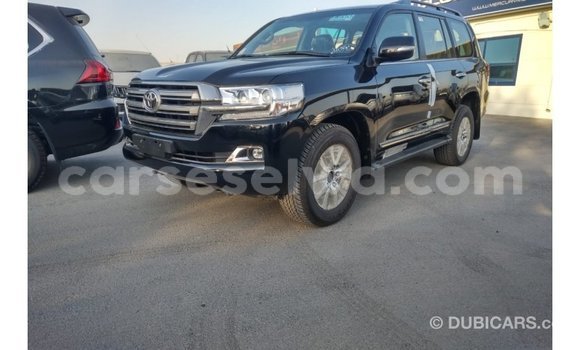 Acheter Import Voiture Toyota Land Cruiser Noir à Import - Dubai, East Mahé Acheter Import Voiture Toyota Land Cruiser Noir à Import - Dubai, East Mahé