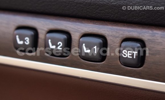 Acheter Import Voiture Toyota Land Cruiser Blanc à Import - Dubai, East Mahé Acheter Import Voiture Toyota Land Cruiser Blanc à Import - Dubai, East Mahé