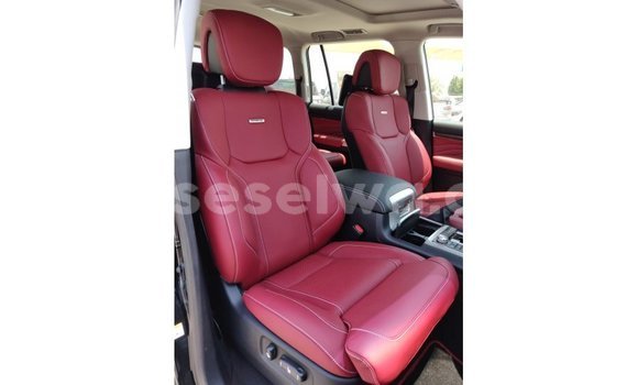 Buy Import Toyota Land Cruiser Black Car in Import - Dubai in East Mahé Buy Import Toyota Land Cruiser Black Car in Import - Dubai in East Mahé