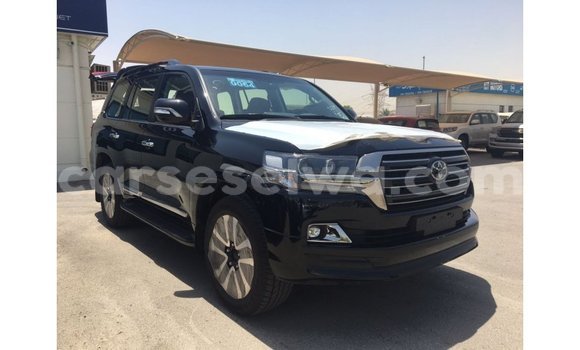 Acheter Import Voiture Toyota Land Cruiser Noir à Import - Dubai, East Mahé Acheter Import Voiture Toyota Land Cruiser Noir à Import - Dubai, East Mahé