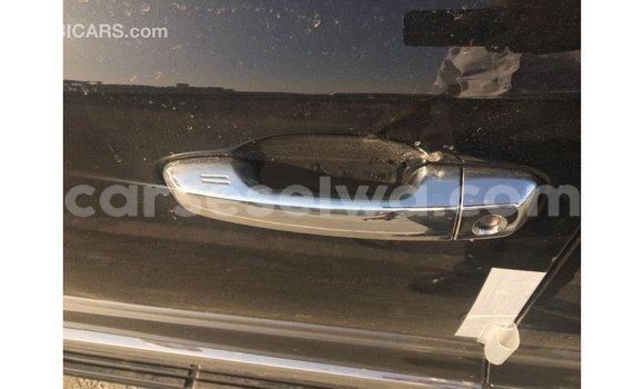 Acheter Import Voiture Toyota Land Cruiser Noir à Import - Dubai, East Mahé Acheter Import Voiture Toyota Land Cruiser Noir à Import - Dubai, East Mahé