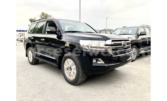 Acheter Import Voiture Toyota Land Cruiser Noir à Import - Dubai, East Mahé Acheter Import Voiture Toyota Land Cruiser Noir à Import - Dubai, East Mahé
