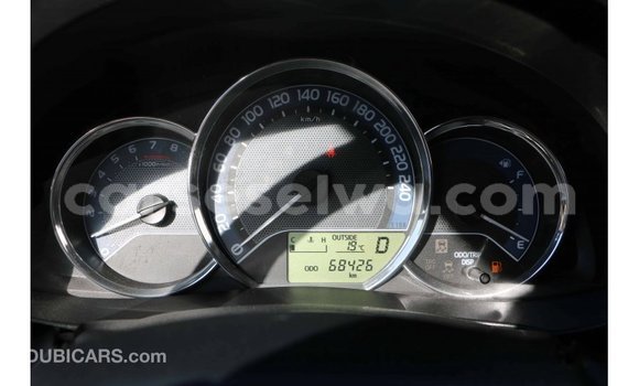 Acheter Import Voiture Toyota Corolla Blanc à Import - Dubai, East Mahé Acheter Import Voiture Toyota Corolla Blanc à Import - Dubai, East Mahé