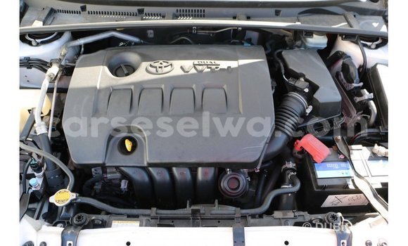 Acheter Import Voiture Toyota Corolla Blanc à Import - Dubai, East Mahé Acheter Import Voiture Toyota Corolla Blanc à Import - Dubai, East Mahé