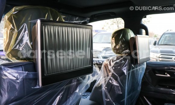 Acheter Import Voiture Lexus LX Bleu à Import - Dubai, East Mahé Acheter Import Voiture Lexus LX Bleu à Import - Dubai, East Mahé